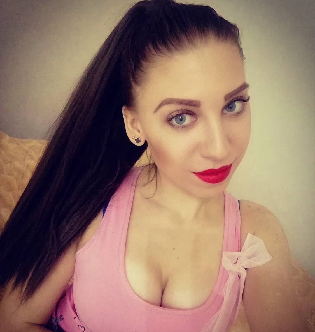 Лия привлекальеная девушка из Белокурихи цена от 3000 руб