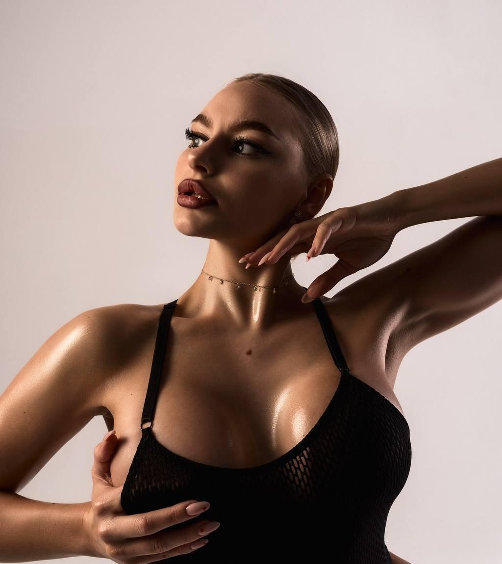 Лейла привлекальеная девушка из Белокурихи цена от 9000 руб