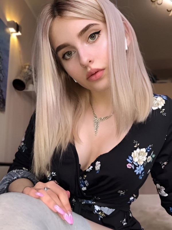 Лариса привлекательная девушка из Белокурихи цена от 3000 руб