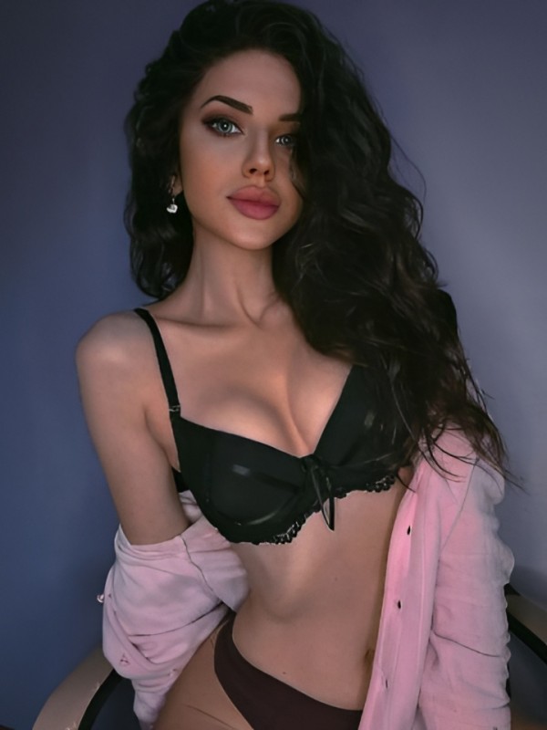 Варвара привлекательная девушка из Белокурихи цена от 4000 руб